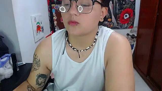 Snapshot of isabeautyx19 chatting on May 2026 05:00:02 AM isabeautyx19 online show from May 2026 05:00:02 AM
