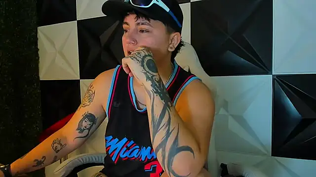 Snapshot of isabeautyx19 chatting on November 2025 10:35:02 PM isabeautyx19 online show from November 2025 10:35:02 PM