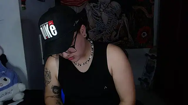 Snapshot of isabeautyx19 chatting on May 2026 01:51:02 AM isabeautyx19 online show from May 2026 01:51:02 AM
