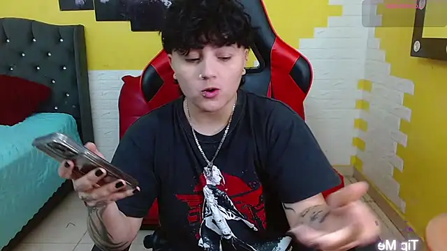 Snapshot of isabeautyx19 chatting on February 2026 02:13:01 AM isabeautyx19 online show from February 2026 02:13:01 AM