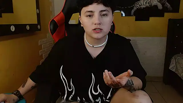 Snapshot of isabeautyx19 chatting on November 2025 02:23:02 AM isabeautyx19 online show from November 2025 02:23:02 AM