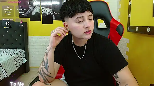 Snapshot of isabeautyx19 chatting on October 2025 01:48:02 AM isabeautyx19 online show from October 2025 01:48:02 AM