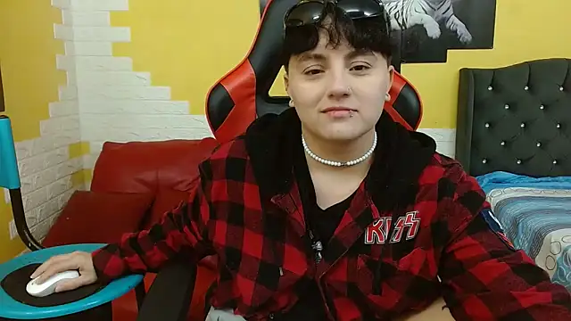 Snapshot of isabeautyx19 chatting on December 2025 02:27:02 AM isabeautyx19 online show from December 2025 02:27:02 AM