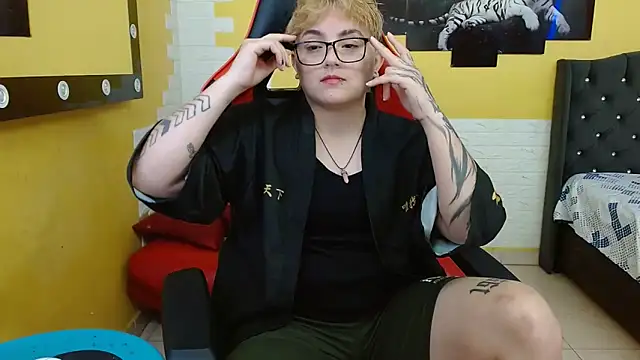 isabeautyx19 online show from September 2025 02:21:02 AM