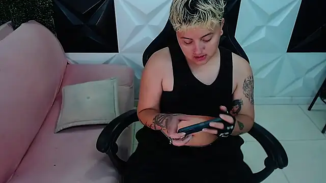 isabeautyx19 online show from February 2025 03:37:02 PM