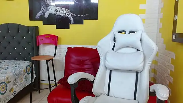 isabeautyx19 online show from April 2026 01:45:01 AM