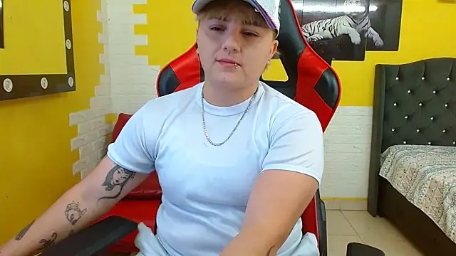 isabeautyx19 online show from September 2025 01:55:01 AM