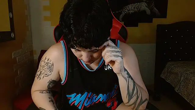 Snapshot of isabeautyx19 chatting on November 2025 01:49:01 AM isabeautyx19 online show from November 2025 01:49:01 AM