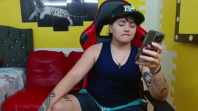 Snapshot of isabeautyx19 chatting on February 2026 02:01:01 AM isabeautyx19 online show from February 2026 02:01:01 AM