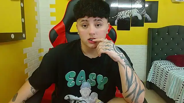 Snapshot of isabeautyx19 chatting on October 2025 02:21:03 AM isabeautyx19 online show from October 2025 02:21:03 AM