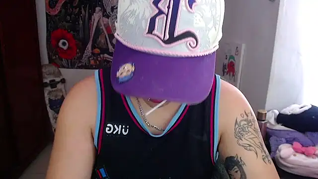 Snapshot of isabeautyx19 chatting on May 2026 01:58:01 PM isabeautyx19 online show from May 2026 01:58:01 PM