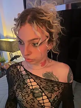 Snapshot of Bonnie_vega chatting on November 2025 08:45:02 PM Bonnie vega online show from November 2025 08:45:02 PM