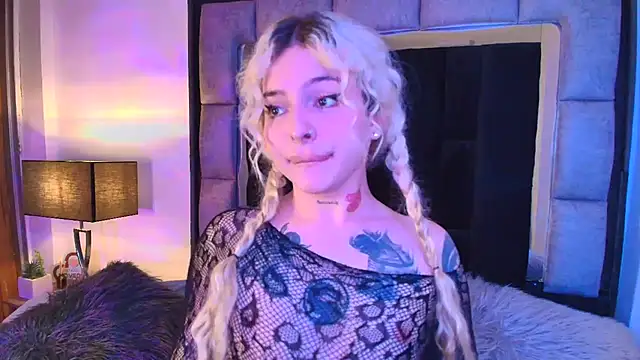 Snapshot of Bonnie_vega chatting on March 2025 10:50:01 PM Bonnie vega online show from March 2025 10:50:01 PM