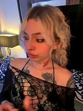 Snapshot of Bonnie_vega chatting on October 2025 06:32:02 PM Bonnie vega online show from October 2025 06:32:02 PM