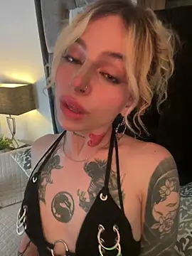 Snapshot of Bonnie_vega chatting on November 2025 08:31:02 PM Bonnie vega online show from November 2025 08:31:02 PM