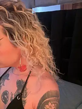 Snapshot of Bonnie_vega chatting on November 2025 08:46:02 PM Bonnie vega online show from November 2025 08:46:02 PM