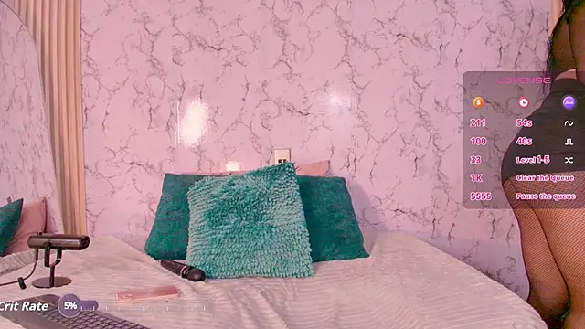 Juliana rodriguez  online show from October 2025 03:33:01 PM