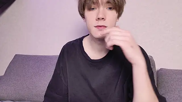 callmenineoneseven online show from October 2025 12:23:02 AM