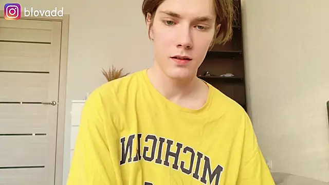 callmenineoneseven online show from June 2026 04:39:01 PM