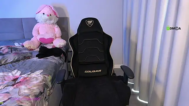 MiniSweetKt online show from October 2025 05:08:01 AM