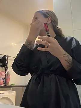 ellielawson online show from March 2026 05:12:02 AM