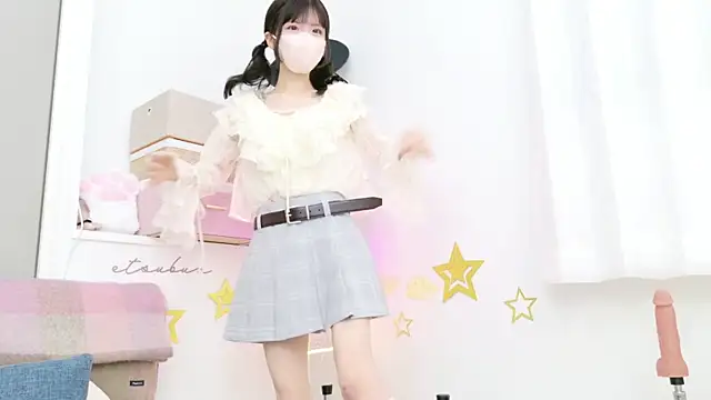 Snapshot of -minami- chatting on February 2025 12:15:02 PM -minami- online show from February 2025 12:15:02 PM