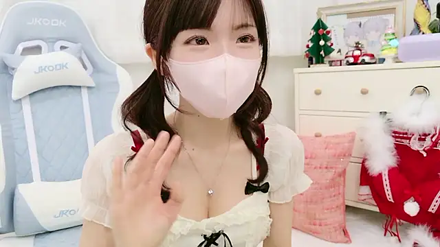 -minami- online show from November 2025 12:05:02 PM