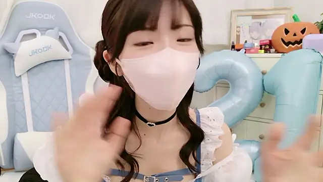 -minami- online show from November 2025 12:10:02 PM