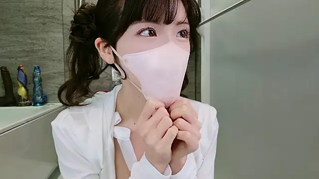 -minami- online show from November 2025 12:09:02 PM