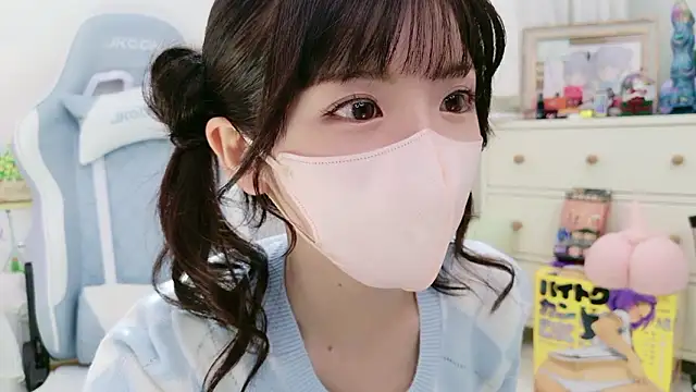 -minami- online show from November 2025 03:10:01 AM