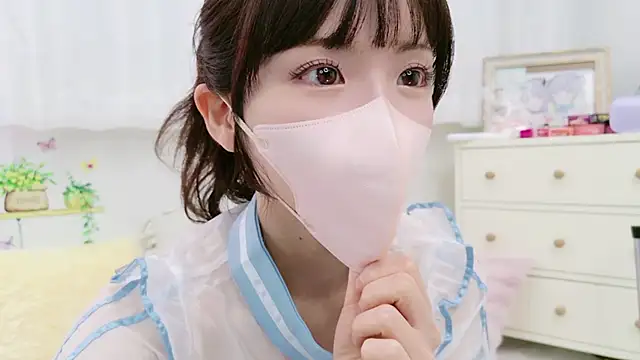 Snapshot of -minami- chatting on October 2025 12:18:01 PM -minami- online show from October 2025 12:18:01 PM