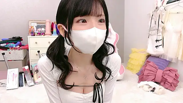 -minami- online show from April 2026 12:15:02 AM