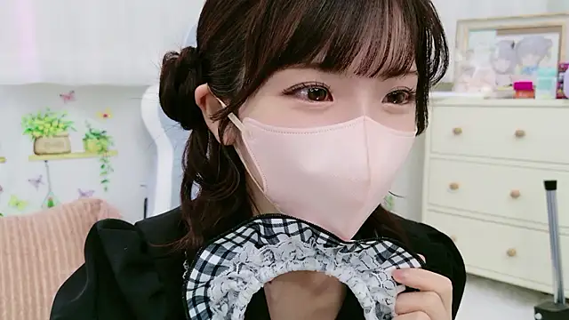 Snapshot of -minami- chatting on October 2025 12:07:02 PM -minami- online show from October 2025 12:07:02 PM