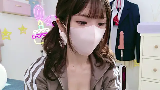 Snapshot of -minami- chatting on February 2025 03:32:02 AM -minami- online show from February 2025 03:32:02 AM