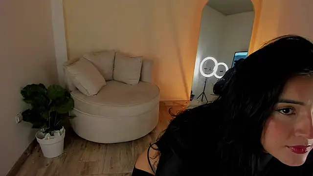 Snapshot of miss_catalina9 chatting on December 2024 05:10:01 AM miss catalina9 online show from December 2024 05:10:01 AM