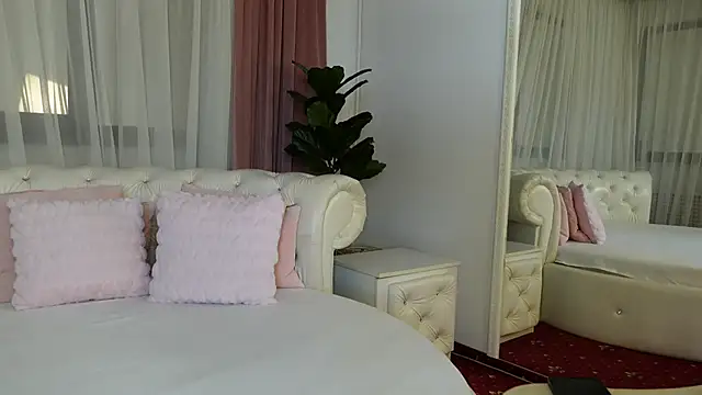 NinaCrystal1 online show from May 2026 09:26:01 AM
