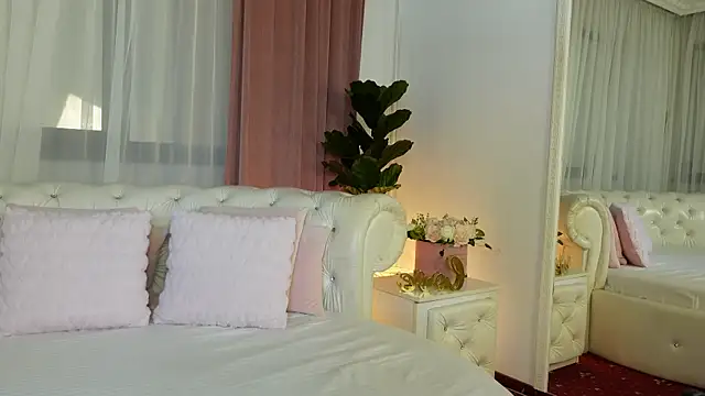 Snapshot of NinaCrystal1 chatting on July 2026 07:46:02 AM NinaCrystal1 online show from July 2026 07:46:02 AM