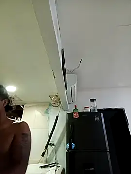 yoryisexi online show from January 2026 07:32:02 PM