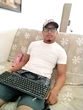 Snapshot of Piroca_doce18 chatting on October 2025 06:31:01 PM Piroca doce18 online show from October 2025 06:31:01 PM
