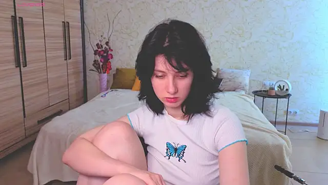 Snapshot of JulisSweet chatting on September 2025 06:46:01 AM JulisSweet online show from September 2025 06:46:01 AM
