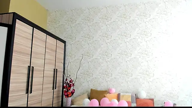 Snapshot of JulisSweet chatting on March 2025 10:32:02 AM JulisSweet online show from March 2025 10:32:02 AM