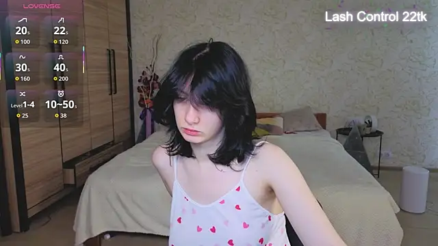 Snapshot of JulisSweet chatting on April 2026 06:25:02 AM JulisSweet online show from April 2026 06:25:02 AM