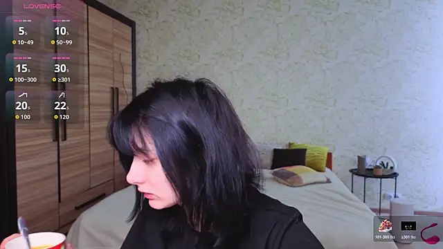 Snapshot of JulisSweet chatting on November 2025 08:07:02 AM JulisSweet online show from November 2025 08:07:02 AM