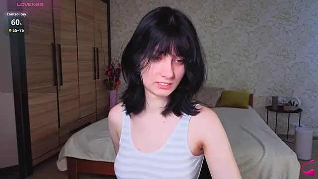 Snapshot of JulisSweet chatting on November 2025 08:29:02 AM JulisSweet online show from November 2025 08:29:02 AM