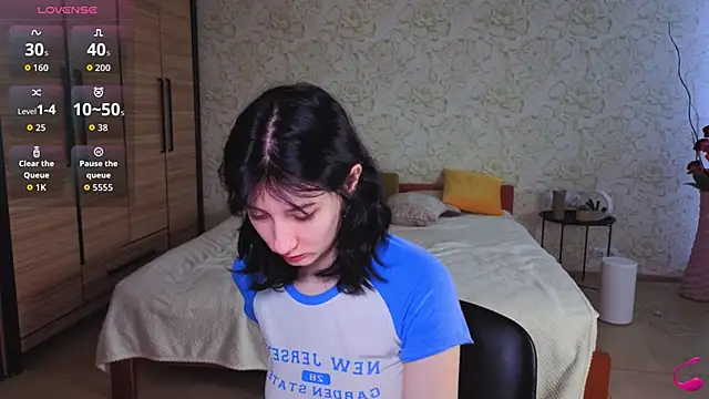 Snapshot of JulisSweet chatting on November 2025 08:04:02 AM JulisSweet online show from November 2025 08:04:02 AM