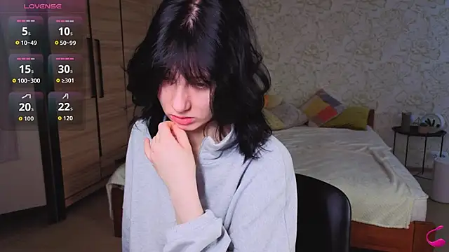 Snapshot of JulisSweet chatting on November 2025 07:57:02 AM JulisSweet online show from November 2025 07:57:02 AM