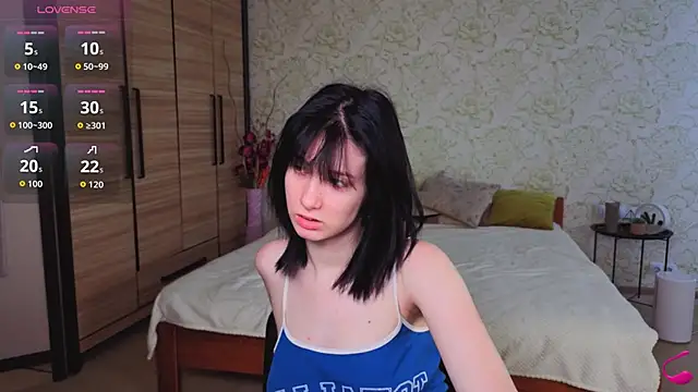 Snapshot of JulisSweet chatting on November 2025 08:18:02 AM JulisSweet online show from November 2025 08:18:02 AM