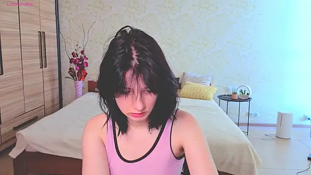 Snapshot of JulisSweet chatting on September 2025 06:47:01 AM JulisSweet online show from September 2025 06:47:01 AM