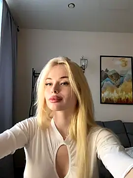 Vladamais online show from November 2025 12:31:01 PM