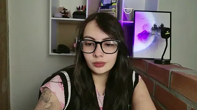 Snapshot of lalawhitte chatting on May 2026 10:44:01 AM lalawhitte online show from May 2026 10:44:01 AM